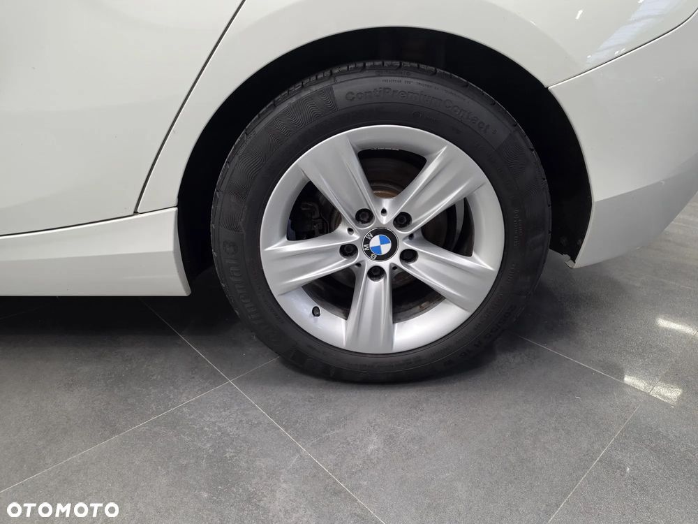 BMW Seria 1 116d DPF - 19