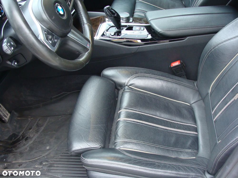 BMW Seria 5 520d xDrive M Sport sport - 12