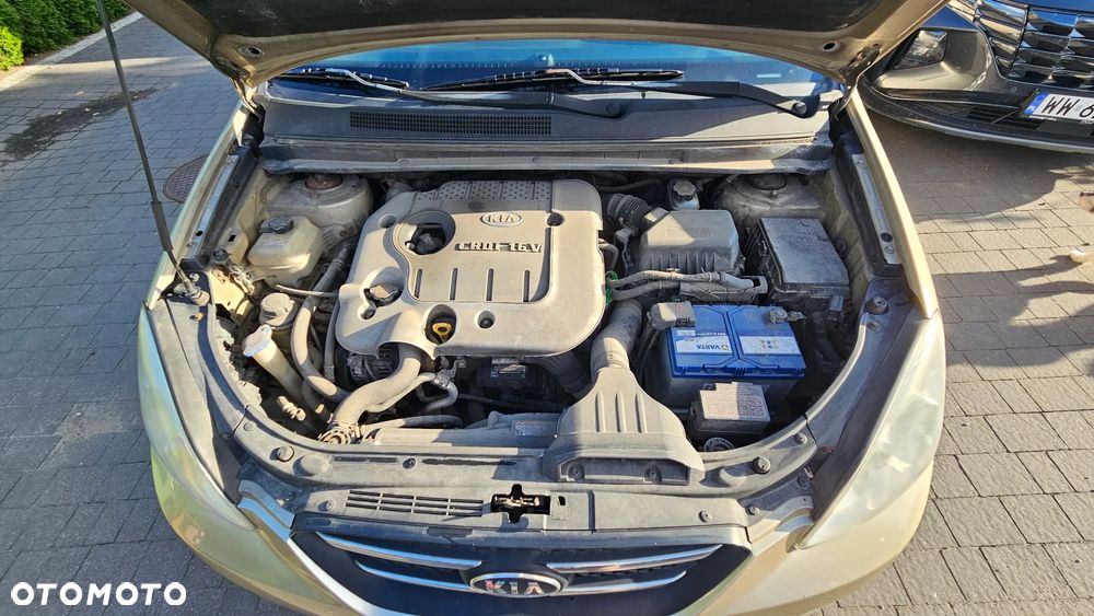 Kia Carens 2.0 CRDi Voyage - 5