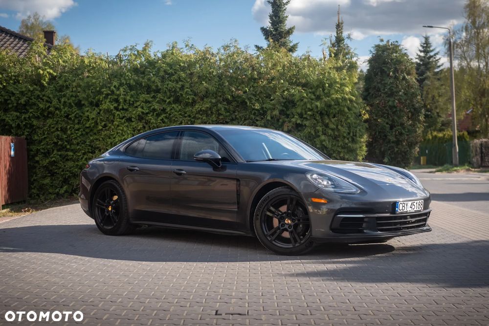 Porsche Panamera 4 - 3