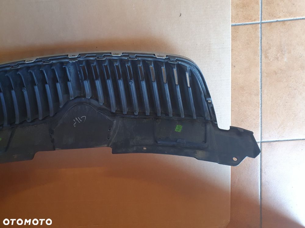 GRILL ATRAPA SKODA FABIA II ROOMSTER - 4