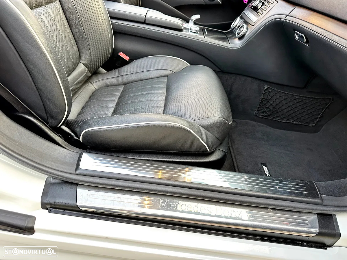 Mercedes-Benz SL 350 Standard - 28