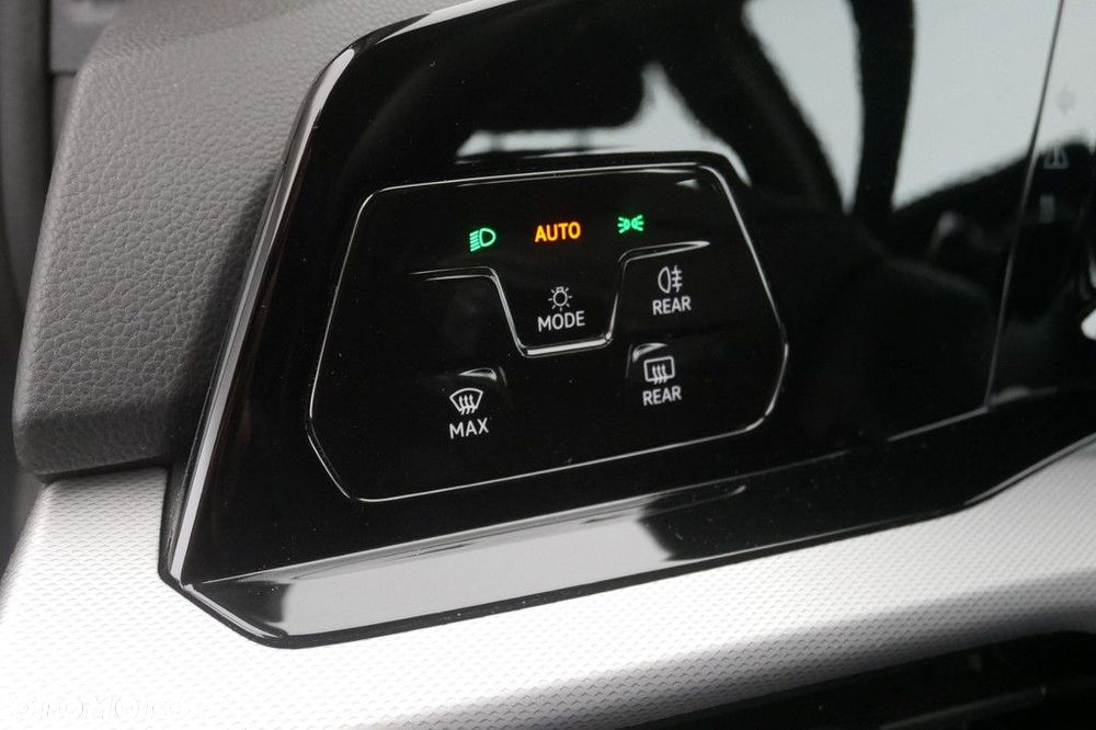 Volkswagen Golf - 21