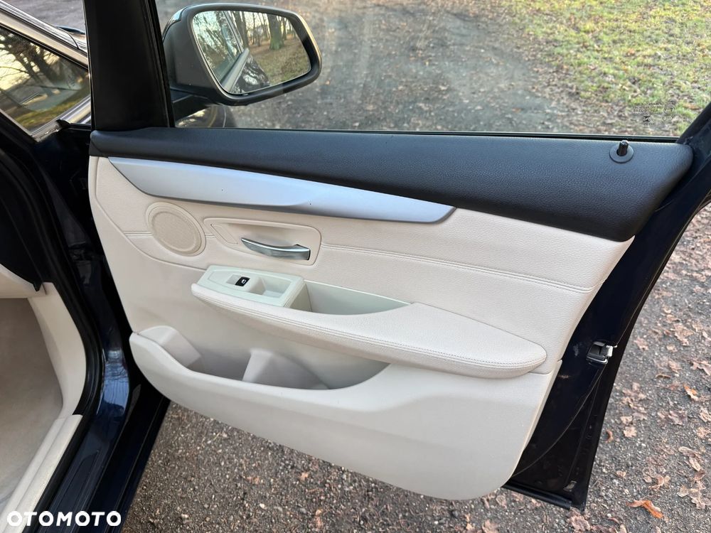 BMW Seria 2 216d Luxury Line - 34