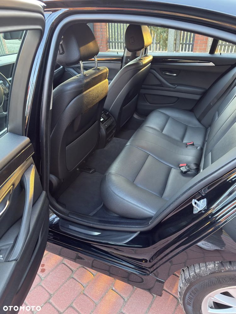 BMW Seria 5 528i xDrive - 8
