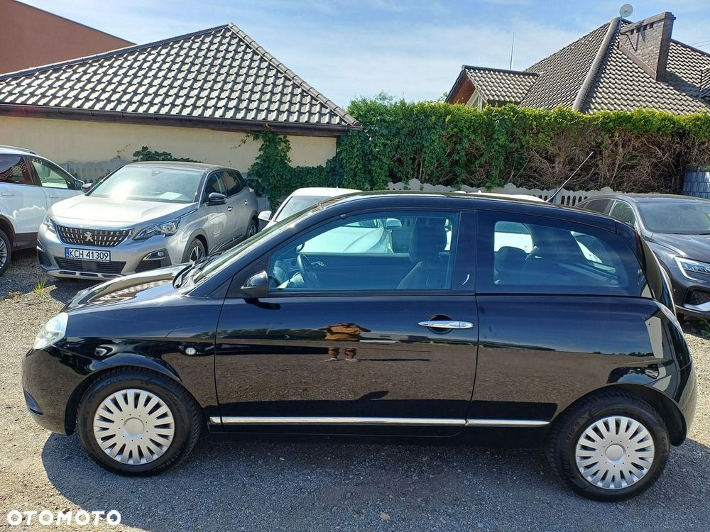 Lancia Ypsilon - 4