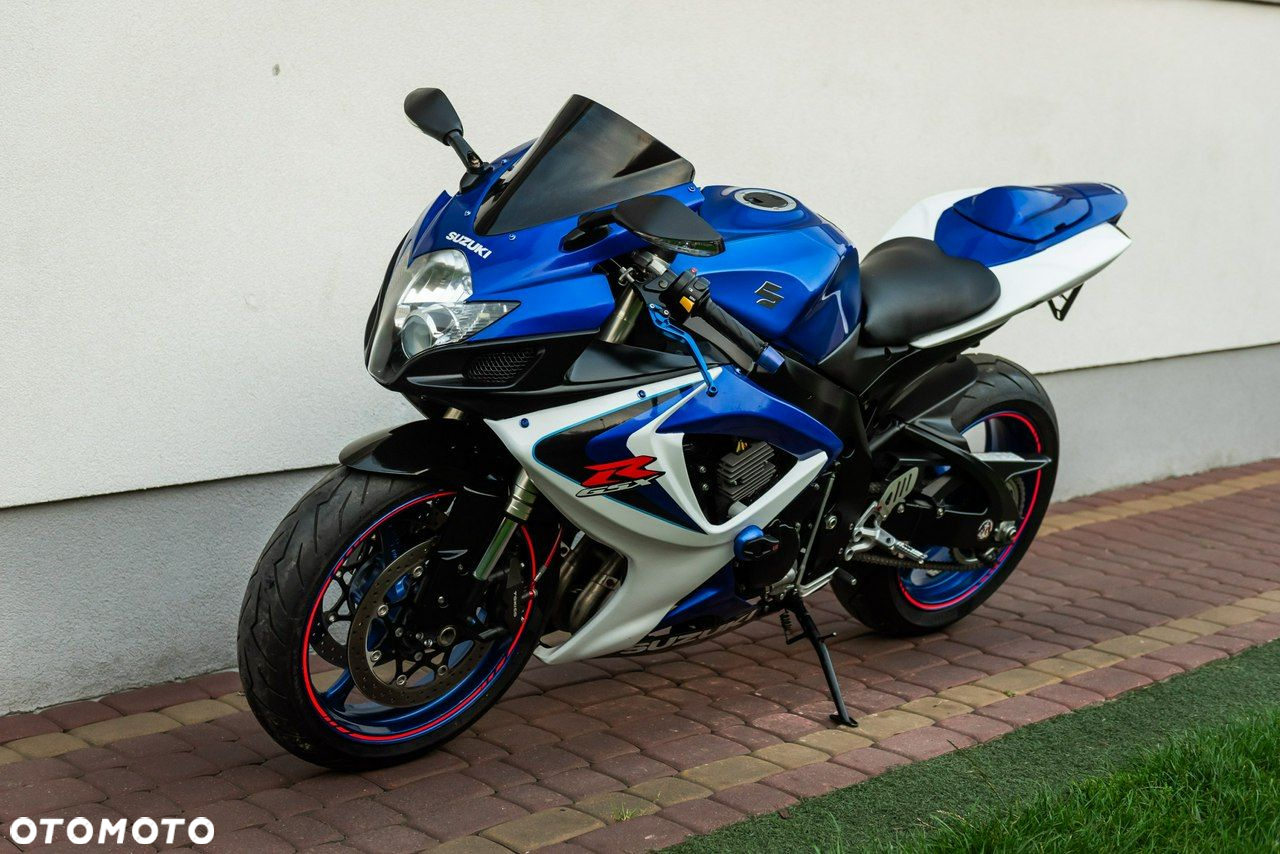 Suzuki GSX-R - 6