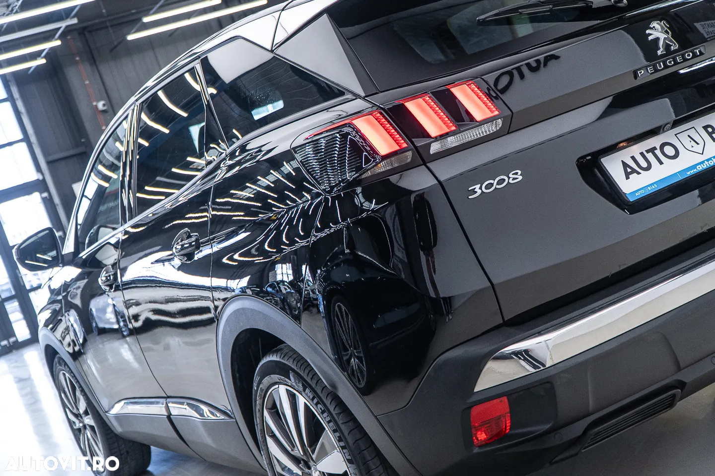 Peugeot 3008 1.2 PureTech 130 EAT8 Allure Pack - 32