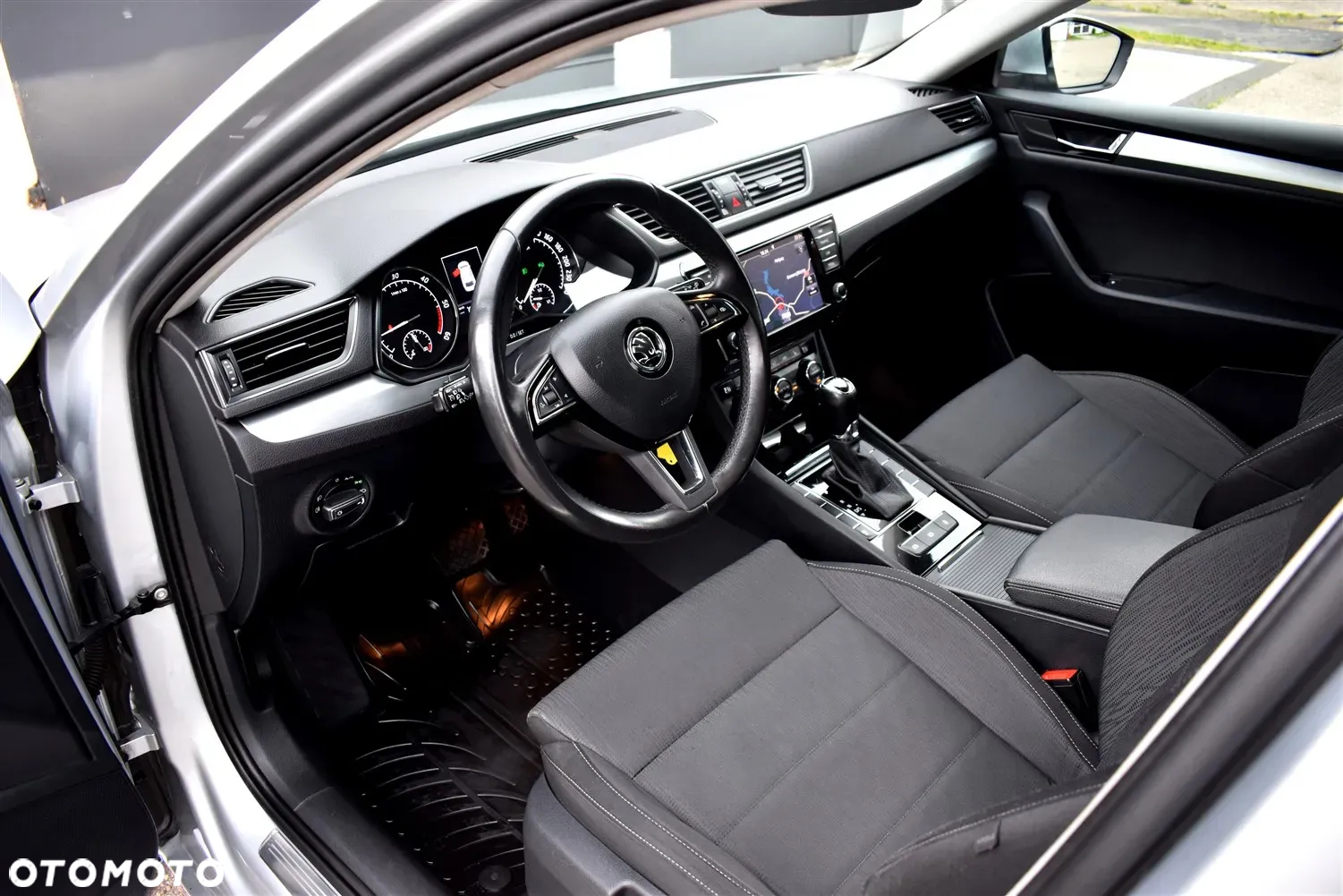 Skoda Superb Combi 2.0 TDI DSG Ambition - 12