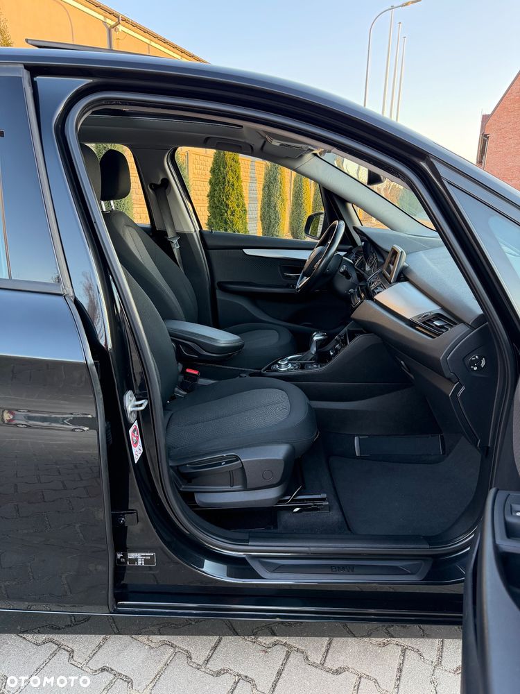 BMW Seria 2 218d - 29