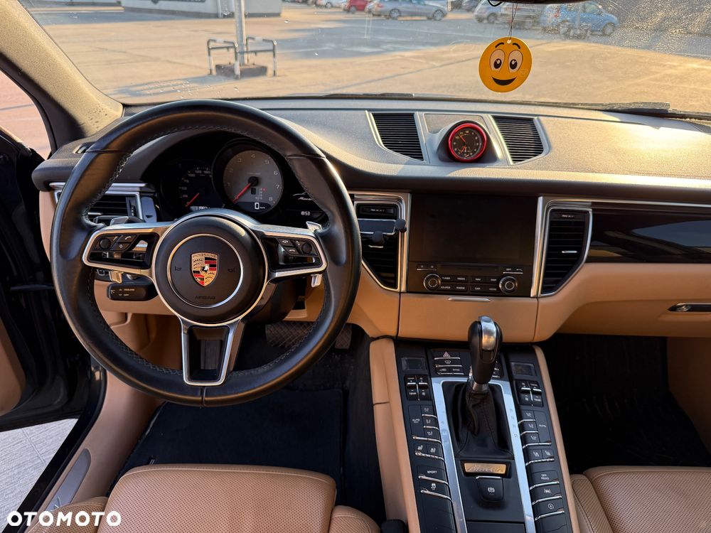 Porsche Macan - 11
