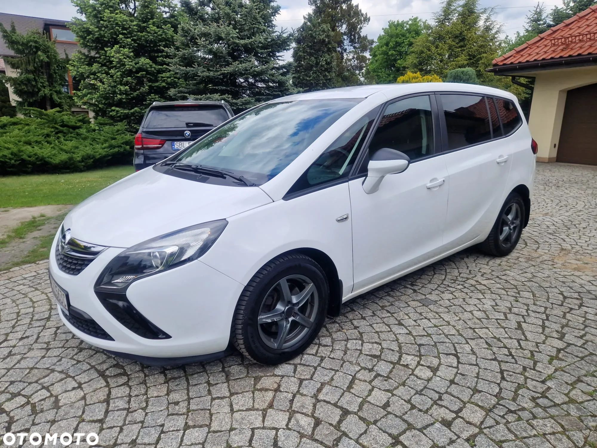 Opel Zafira 1.8 Cosmo - 1