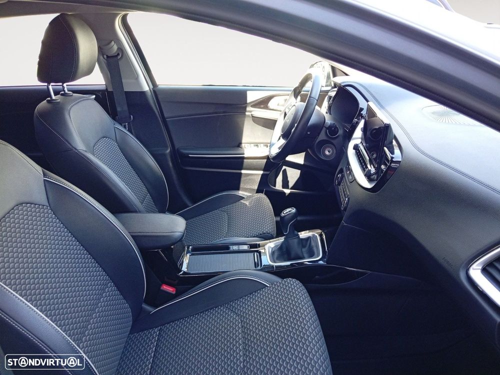 Kia Ceed 1.0 T-GDI Drive — fotografia 15