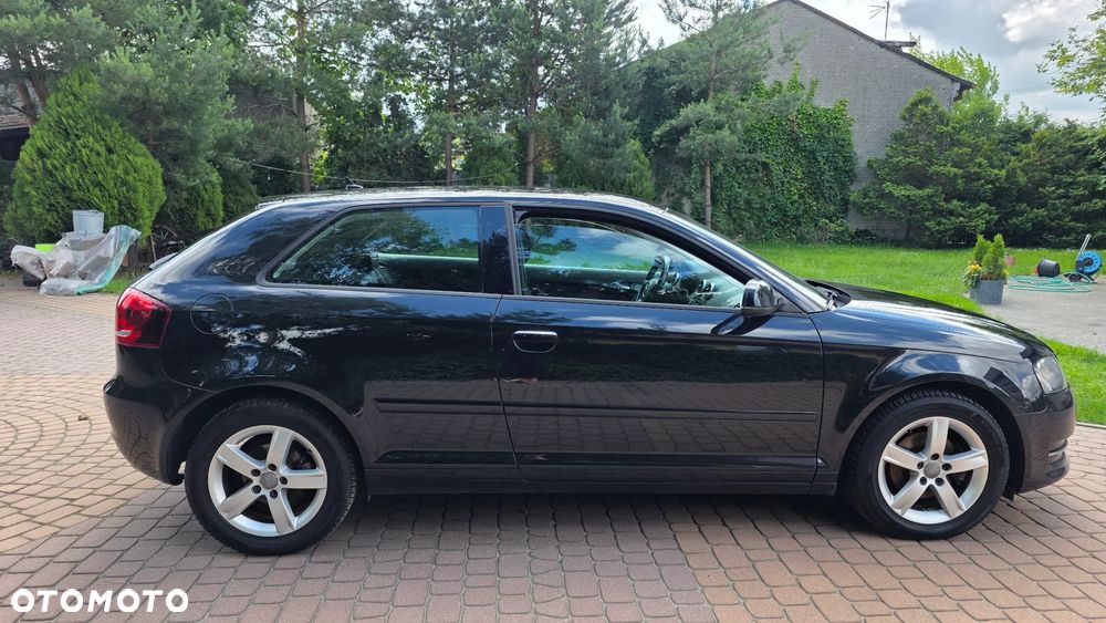 Audi A3 3-drzwiowe 1.6 TDI DPF Attraction - 16