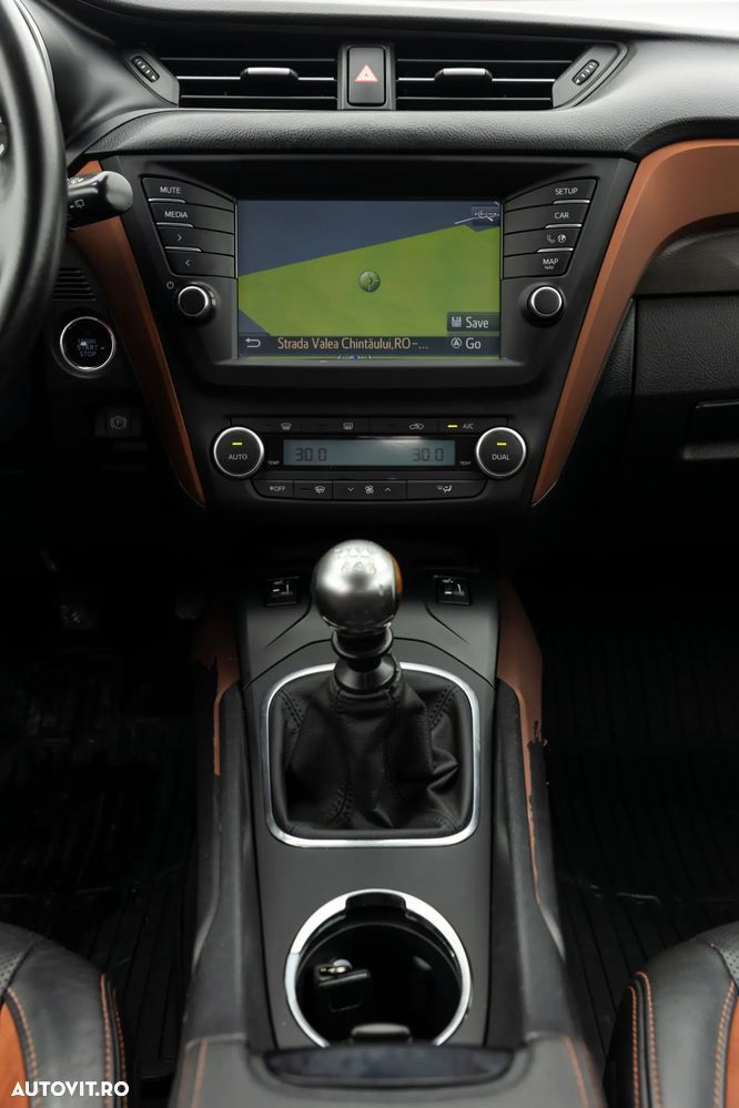 Toyota Avensis 2.0 D-4D Elegance Terracotta - 14