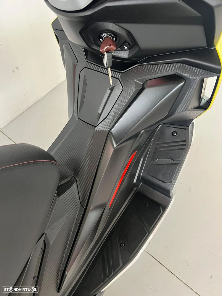 Aprilia SR GT 125 - 12