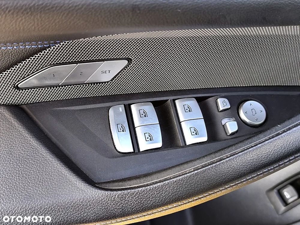 BMW i4 - 16