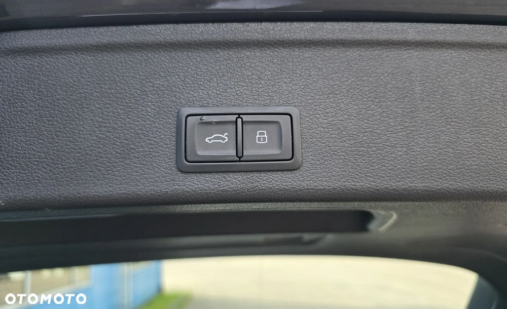 Audi A4 Avant 2.0 TDI ultra S tronic sport - 18