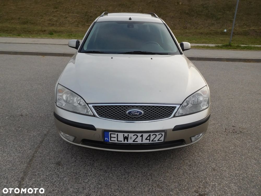 Ford Mondeo 1.8 Ambiente - 12