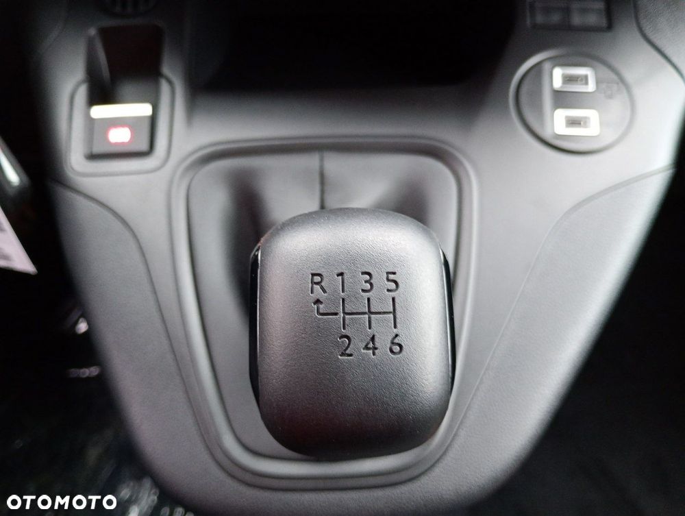 Peugeot Partner - 27