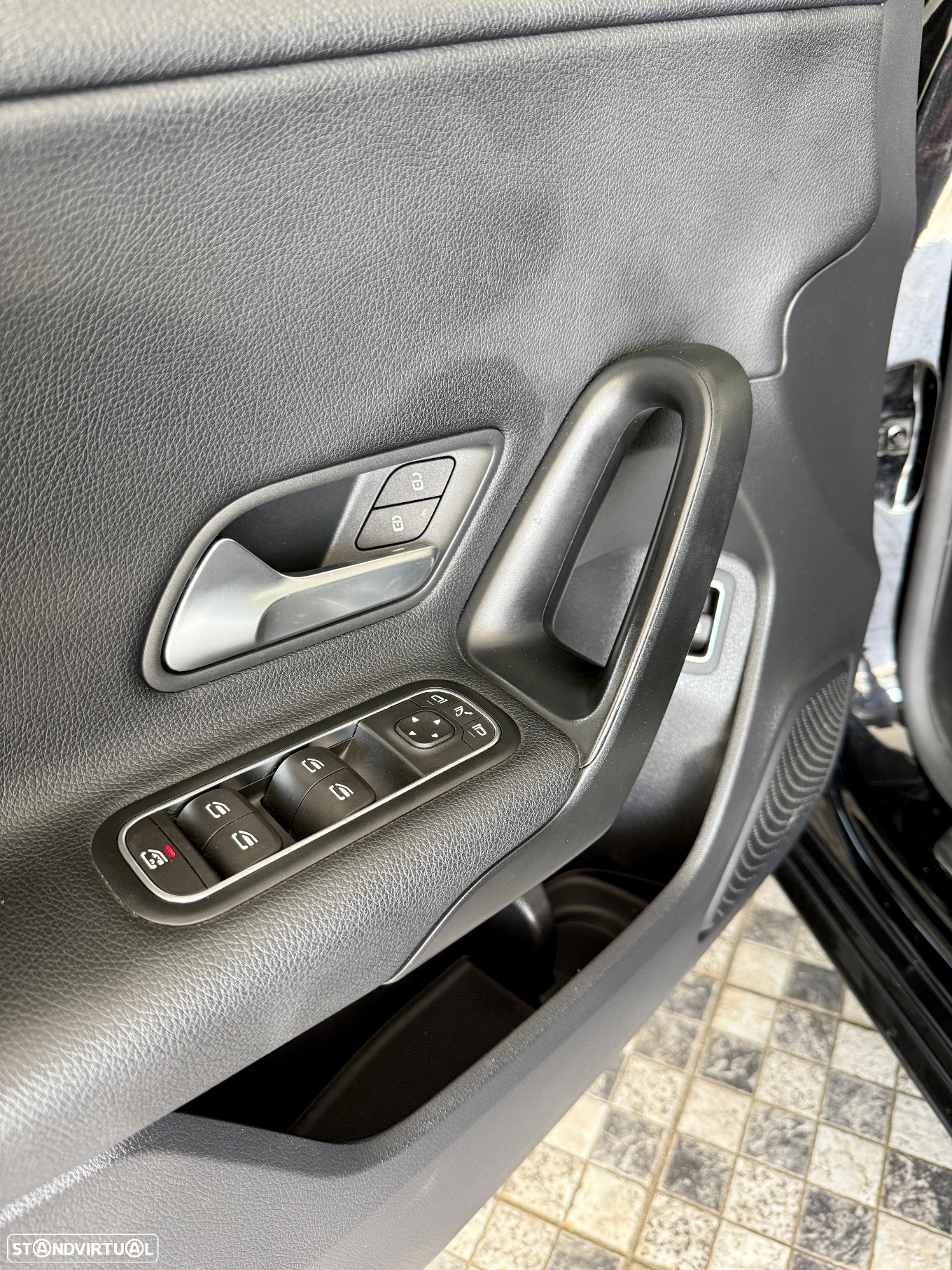 Mercedes-Benz A 250 Limousine e Style Plus - 11