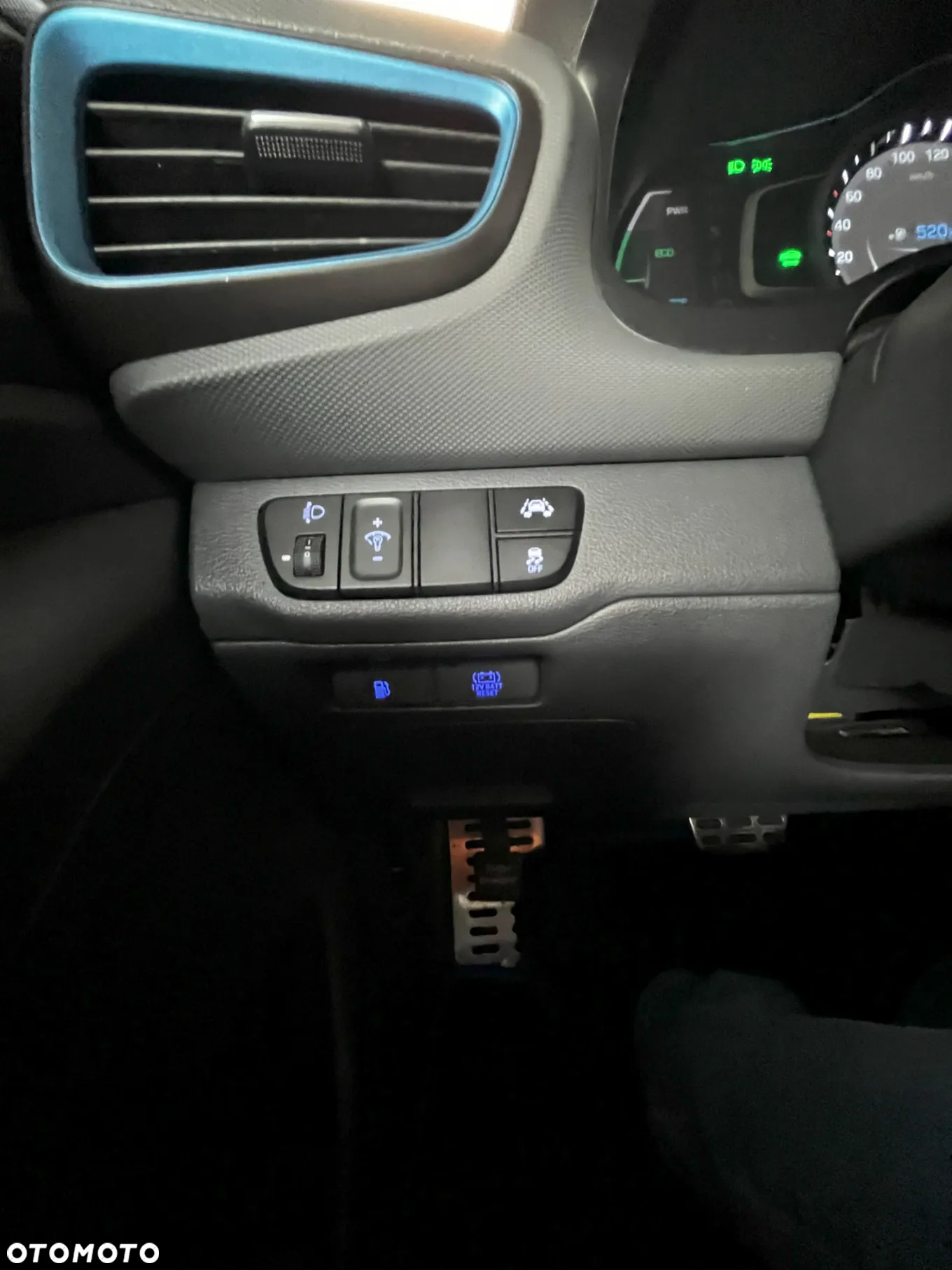 Hyundai IONIQ - 13