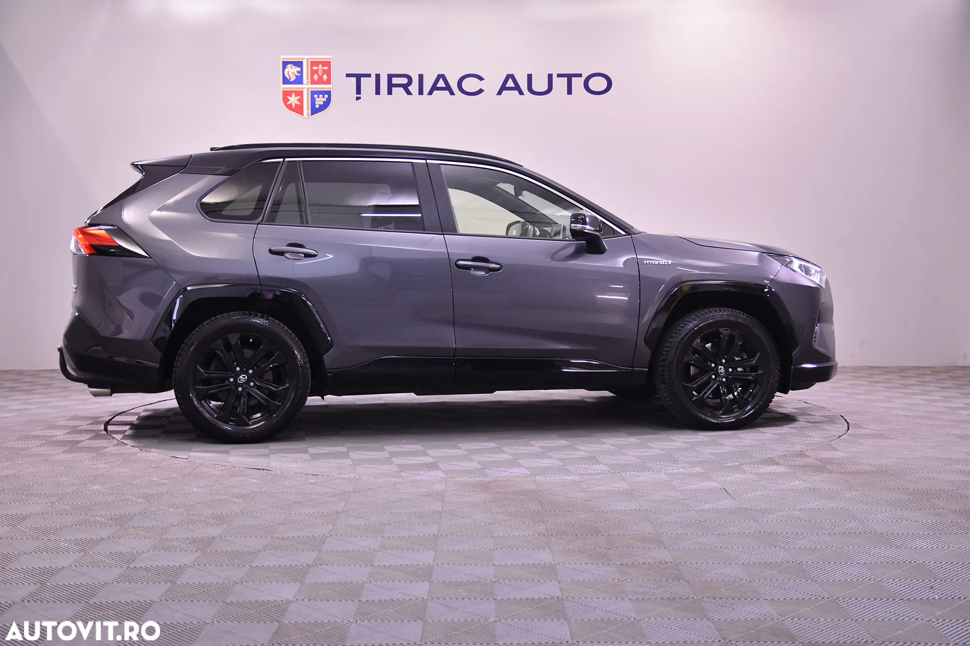 Toyota RAV4 - 6