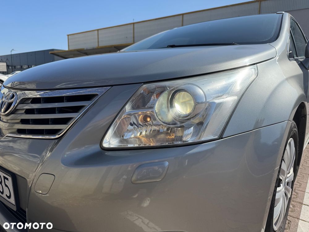 Toyota Avensis 2.0 D-4D Sol - 17