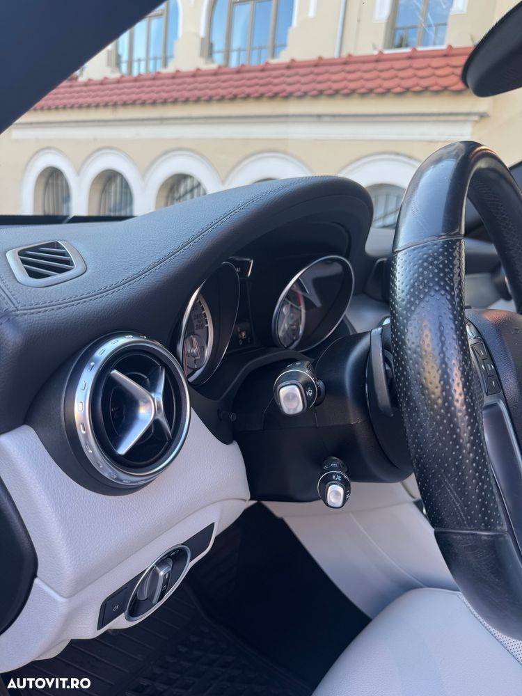 Mercedes-Benz GLA - 15