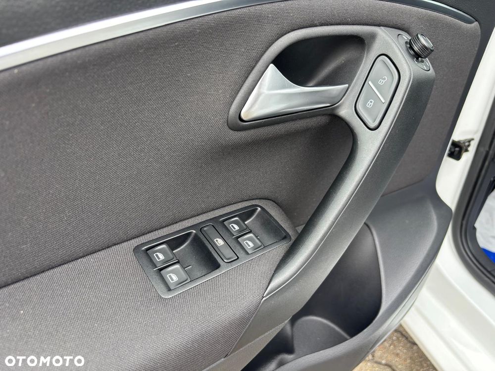 Volkswagen Polo 1.4 TDI Blue Motion Technology Lounge - 27