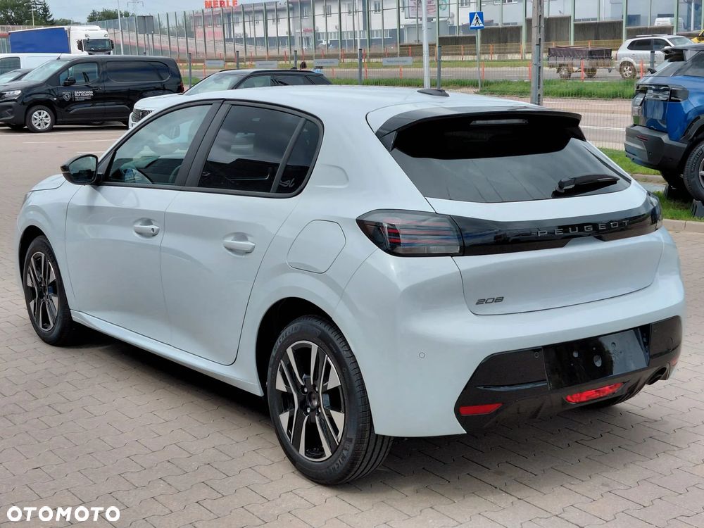 Peugeot 208 - 5