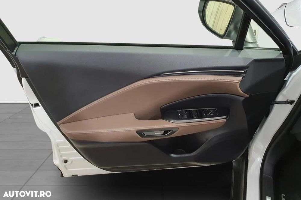 Lexus LBX FWD Elegant - 17