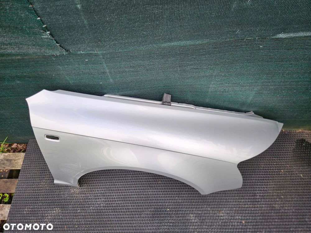 Błotnik Prawy Przod Przedni Srebrny Nadkole LY7W Audi A6 C6 Przed Lift - 2