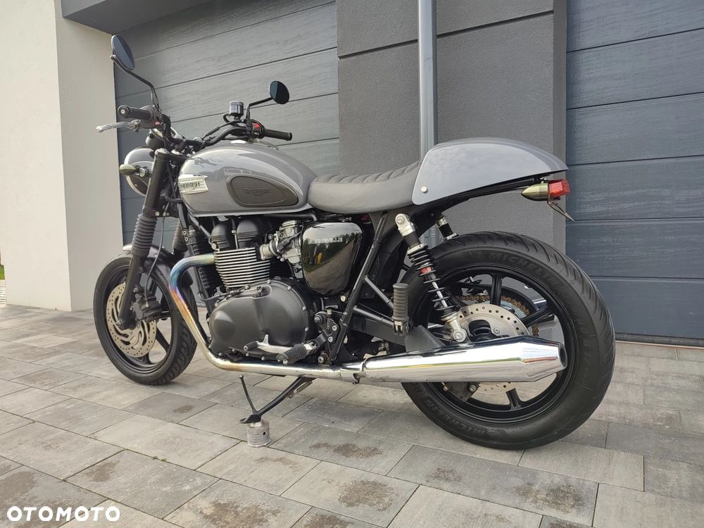 Triumph Bonneville - 6