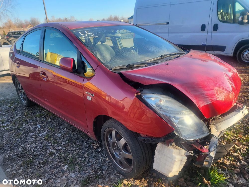 Toyota Prius ver--hybrid-executive - 2