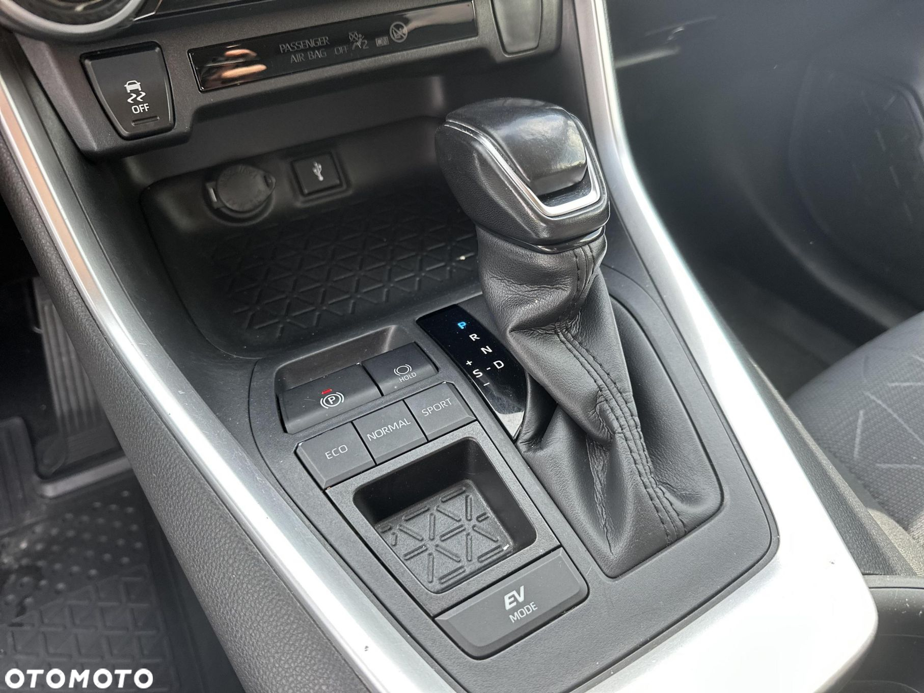 Toyota RAV4 - 18