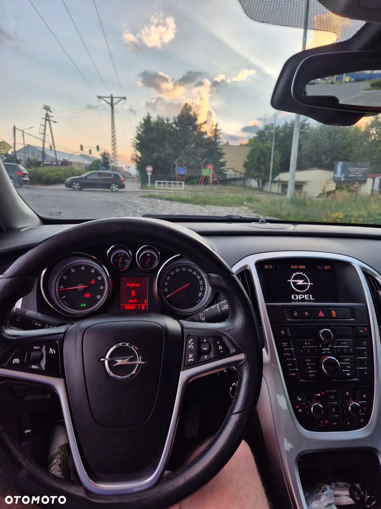 Opel Astra 1.6 Turbo Edition - 12