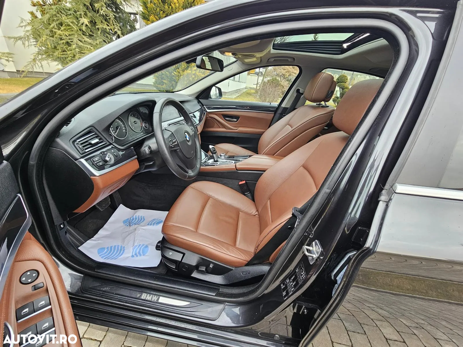 BMW Seria 5 520d Aut. - 11