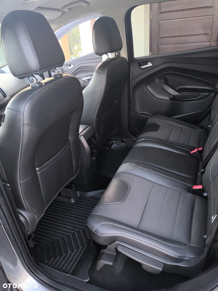 Ford Kuga 1.6 EcoBoost 2x4 Titanium - 31