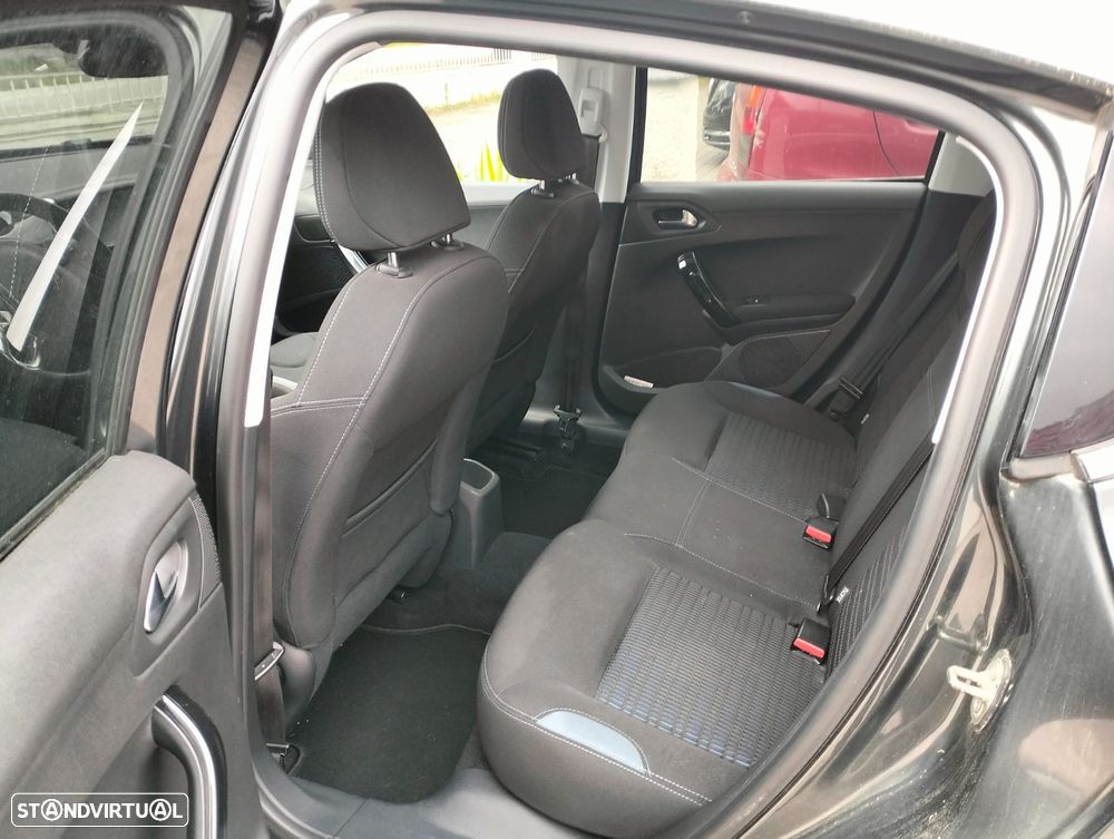 Peugeot 208 1.2 VTi Allure - 5