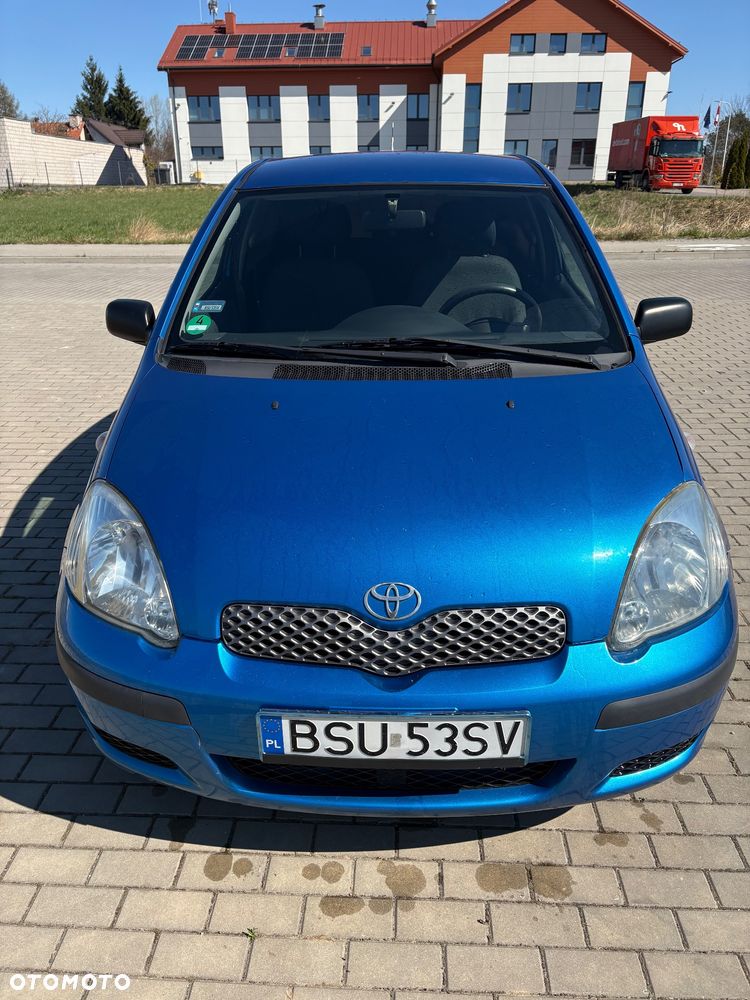 Toyota Yaris 1.0 Base - 1