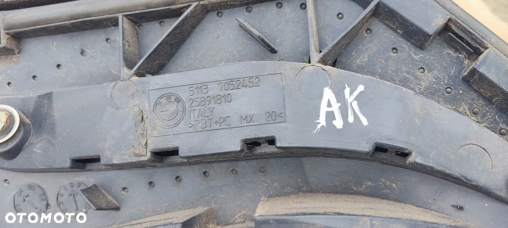 BMW E83 X3 OSŁONA BLENDA KLAPY BAGAŻNIKA 7052452 - 2