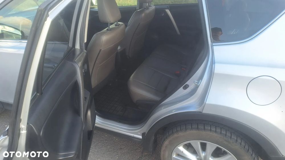 Toyota RAV4 2.0 D-4D Prestige - 8