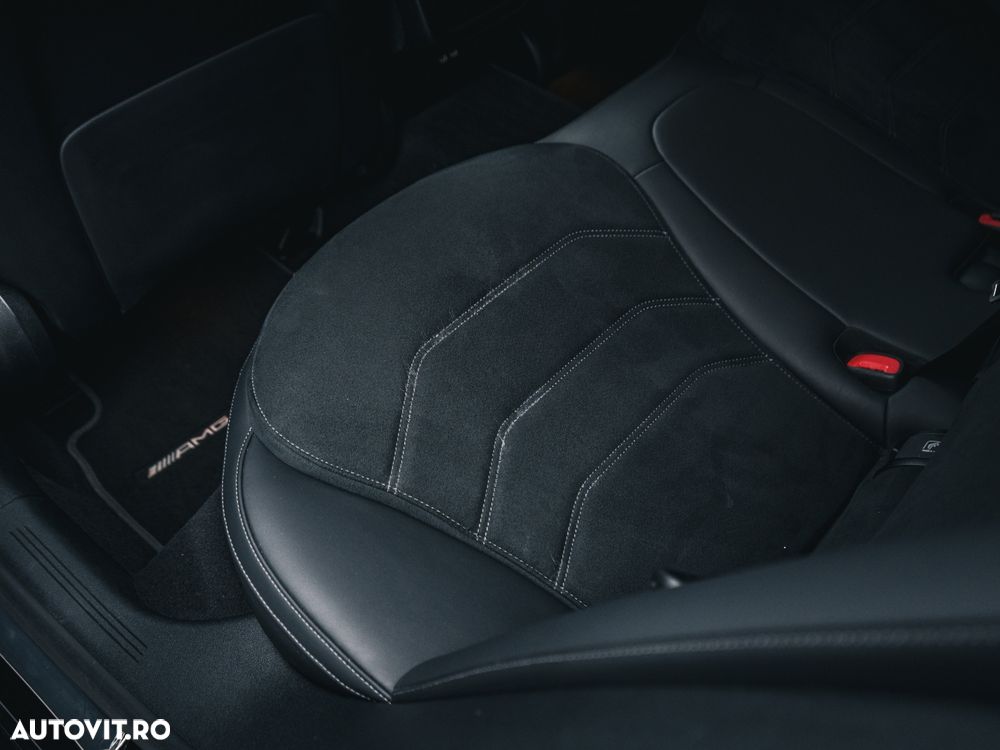 Mercedes-Benz E 300 4MATIC Aut. - 30