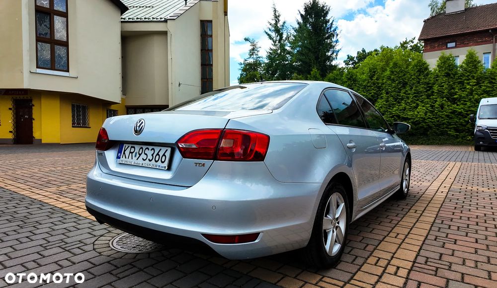 Volkswagen Jetta 1.6 TDI Highline - 7