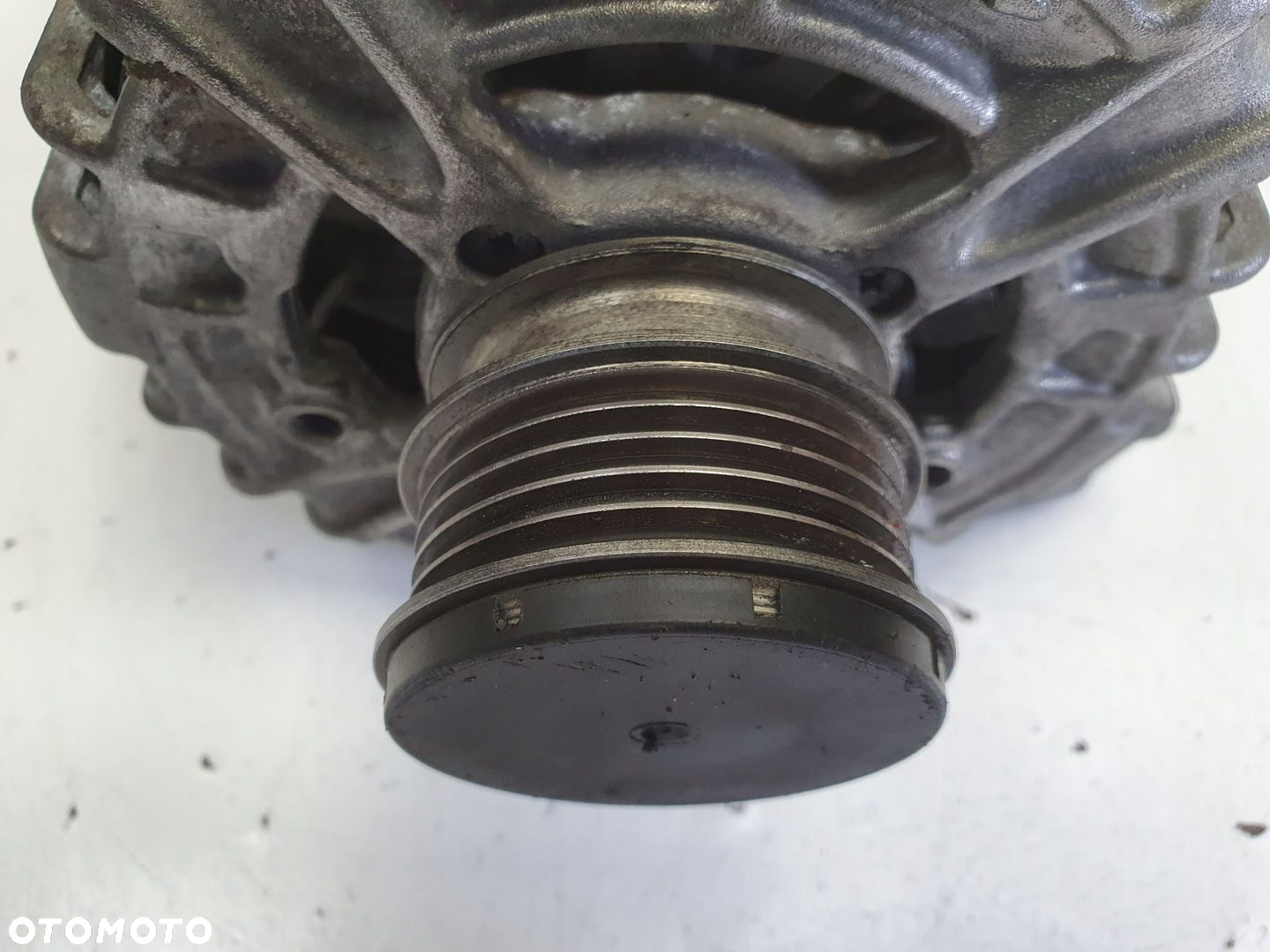Volvo V70 III 2.0 D3 ALTERNATOR - 4
