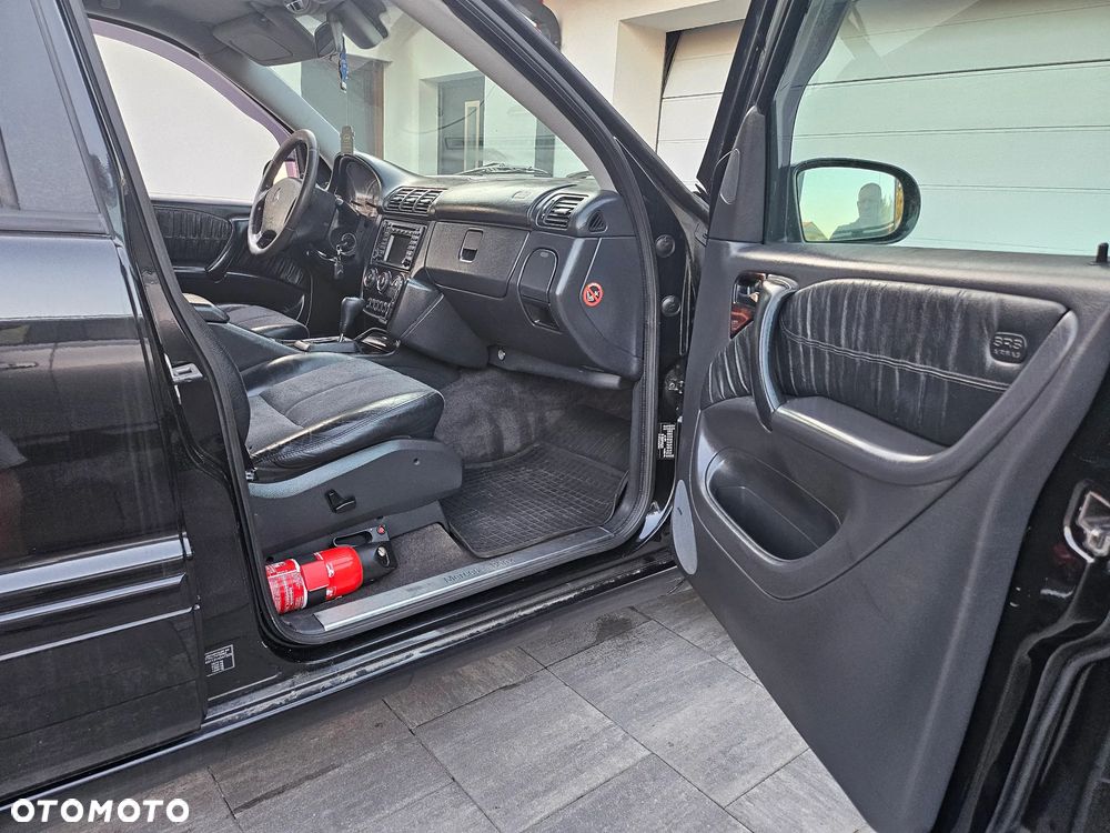 Mercedes-Benz ML - 15