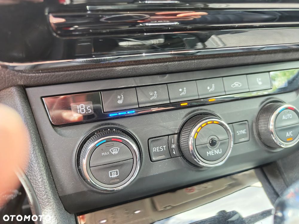 Skoda Superb 2.0 TDI DSG Style - 25