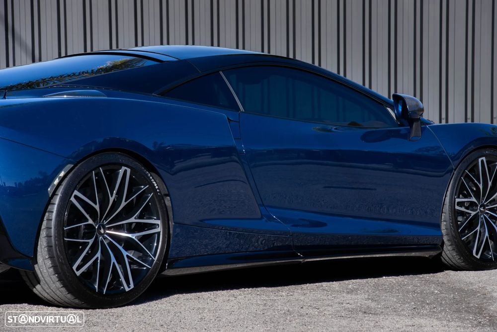 McLaren GT - 19
