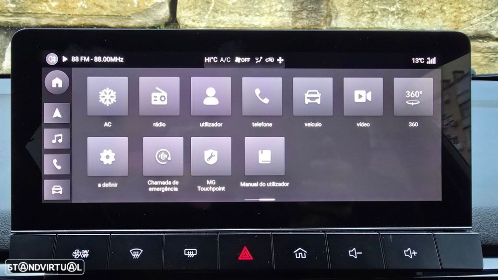 MG MG4 64 kWh Luxury - 38